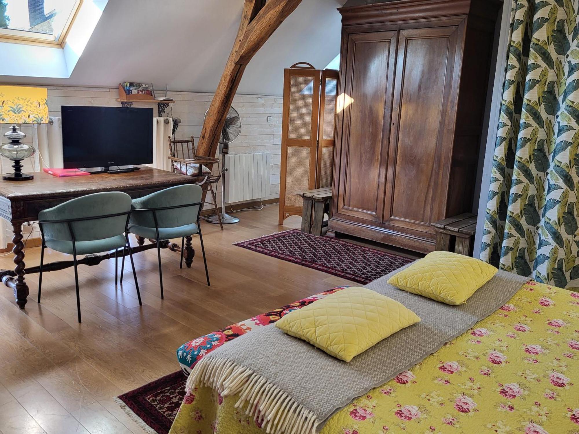 Les Glycines Bed & Breakfast อูริ ภายนอก รูปภาพ