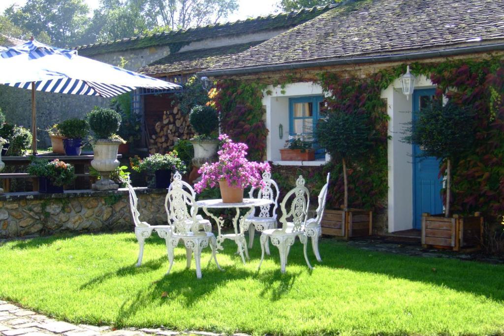 Les Glycines Bed & Breakfast อูริ ภายนอก รูปภาพ
